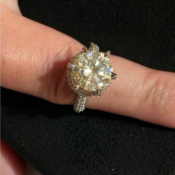 Oh My Gorgeous 6.34 CT Certified Round Brilliant Cut Moissanite Diamond Ring - Picture 5 of 11